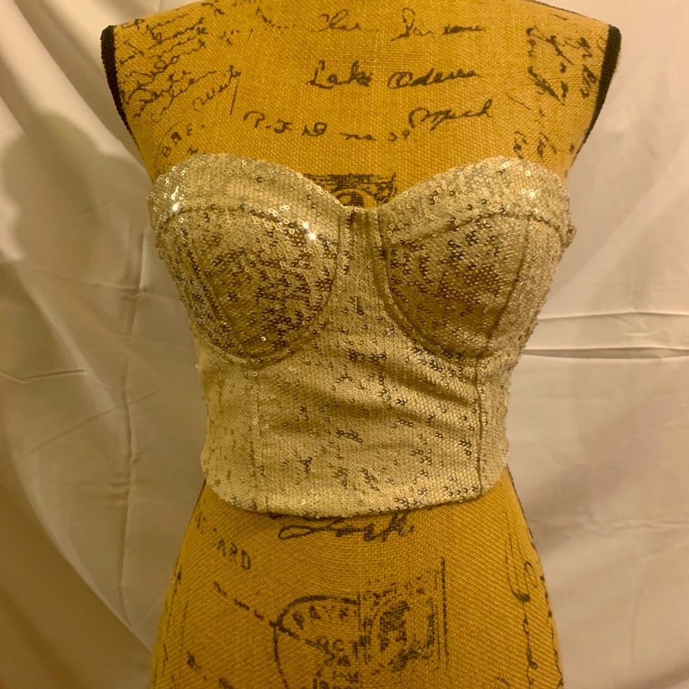 Charolette Russe crop top size S